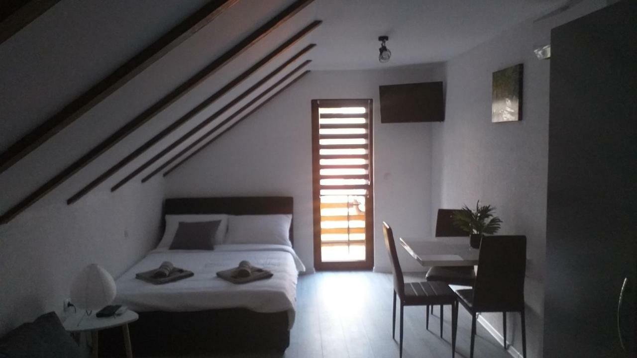 Studio Apartmani Patricia スモーヤナク エクステリア 写真